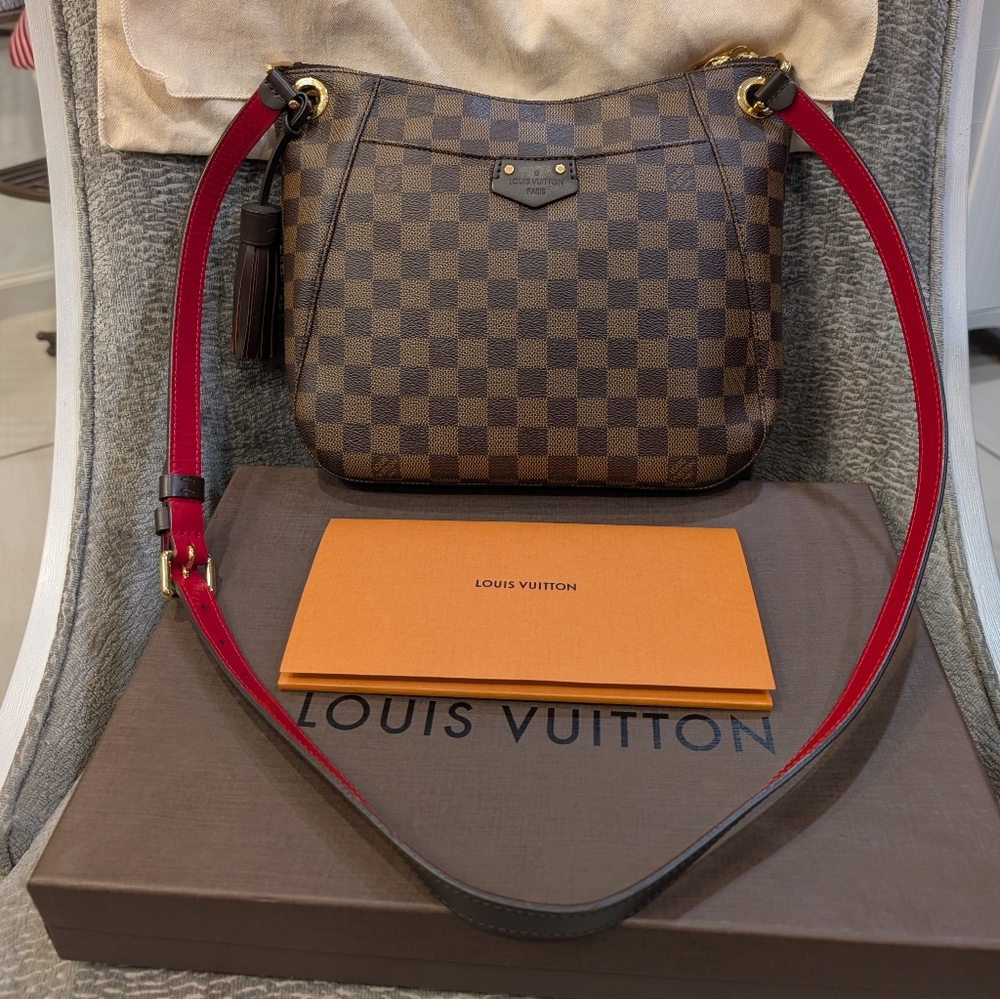 Louis Vuitton South Bank Besace
